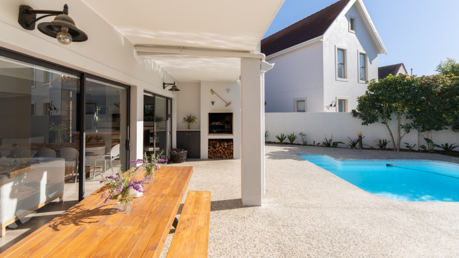 To Let 3 Bedroom Property for Rent in Boschenmeer Golf Country Estate Western Cape